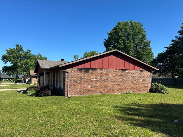 901 Turtle Creek Drive, Rogers, AR 72756