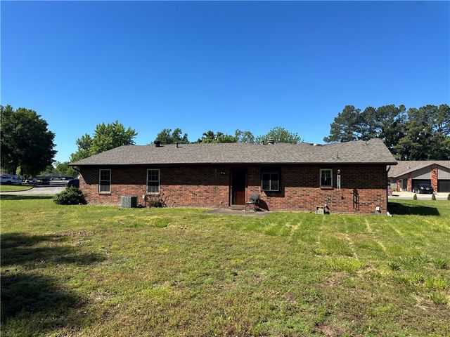 901 Turtle Creek Drive, Rogers, AR 72756