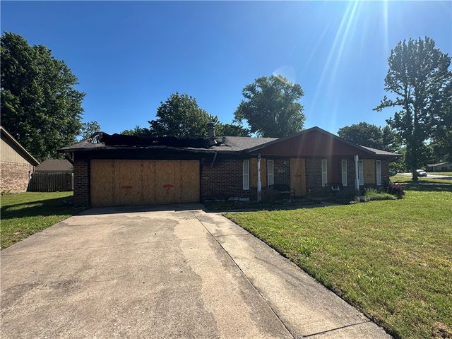 901 Turtle Creek Drive, Rogers, AR 72756