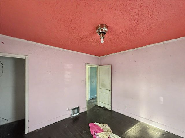 2613 Columbia Street, Des Moines, IA 50313