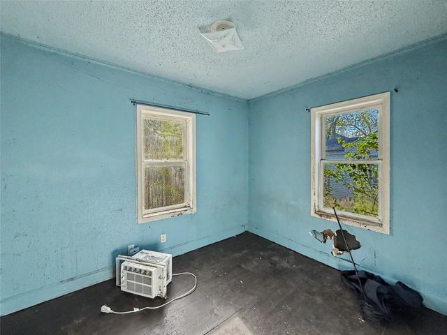 2613 Columbia Street, Des Moines, IA 50313