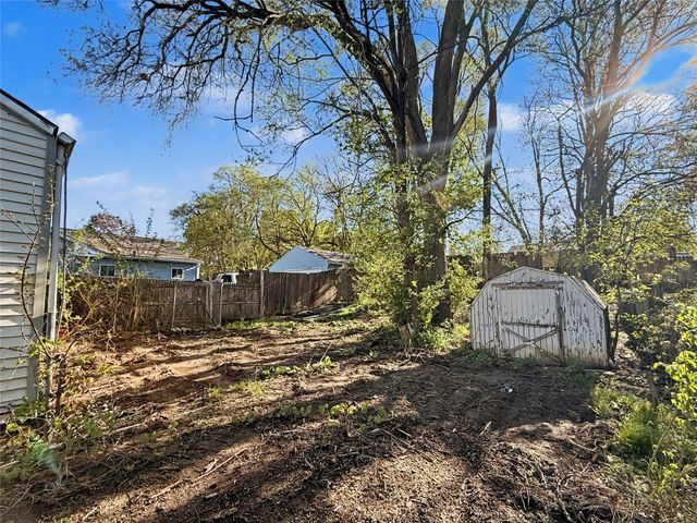 2613 Columbia Street, Des Moines, IA 50313