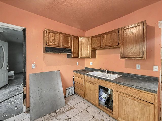 2613 Columbia Street, Des Moines, IA 50313
