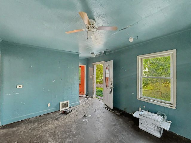 2613 Columbia Street, Des Moines, IA 50313