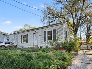 2613 Columbia Street, Des Moines, IA 50313