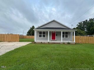 301 W Duke Street, Dunn, NC 28334