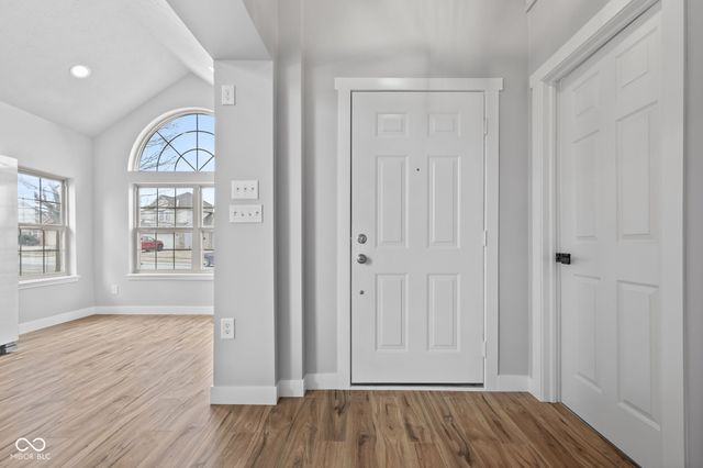 1233 Avalon Circle, Greenwood, IN 46142