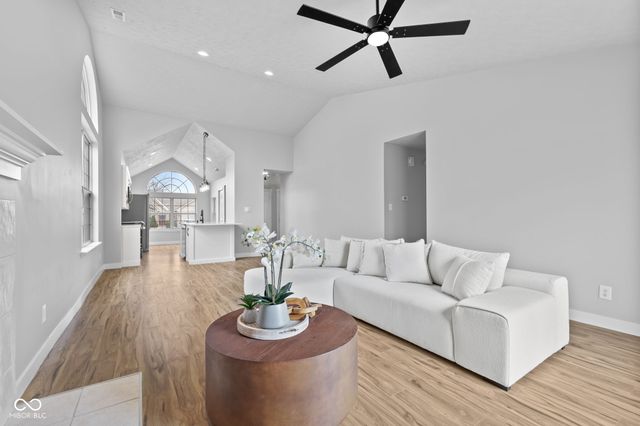 1233 Avalon Circle, Greenwood, IN 46142