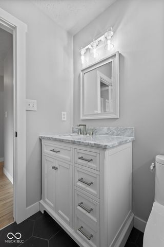 1233 Avalon Circle, Greenwood, IN 46142