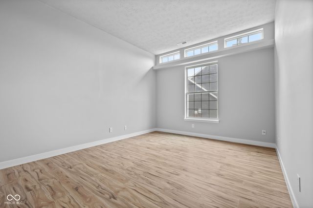 1233 Avalon Circle, Greenwood, IN 46142