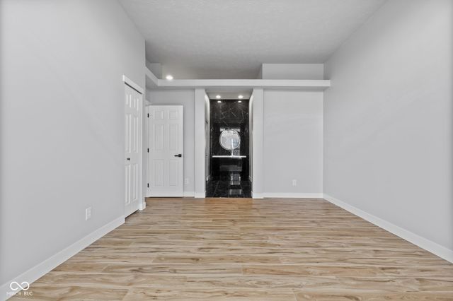 1233 Avalon Circle, Greenwood, IN 46142