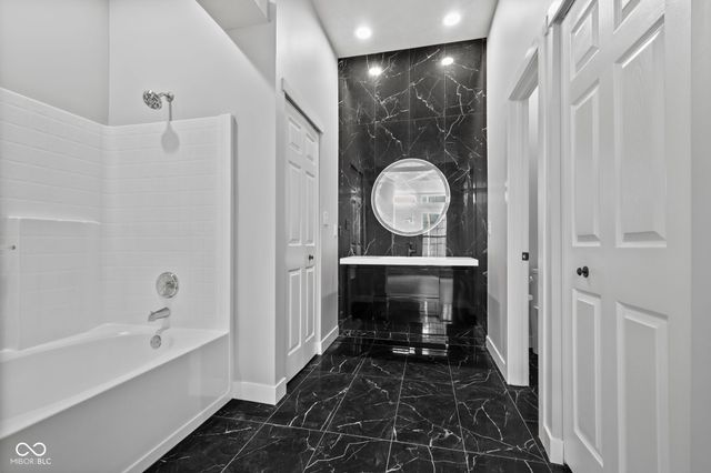 1233 Avalon Circle, Greenwood, IN 46142