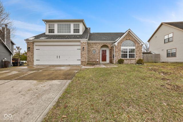 1233 Avalon Circle, Greenwood, IN 46142