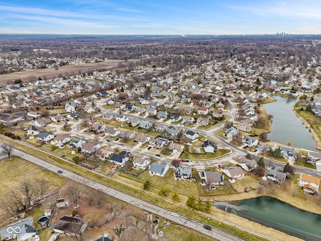 1233 Avalon Circle, Greenwood, IN 46142