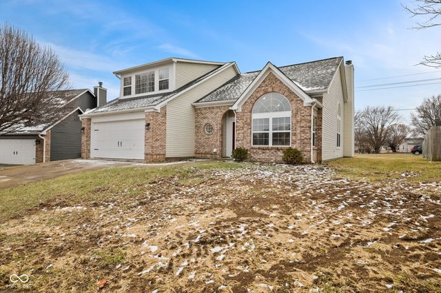 1233 Avalon Circle, Greenwood, IN 46142