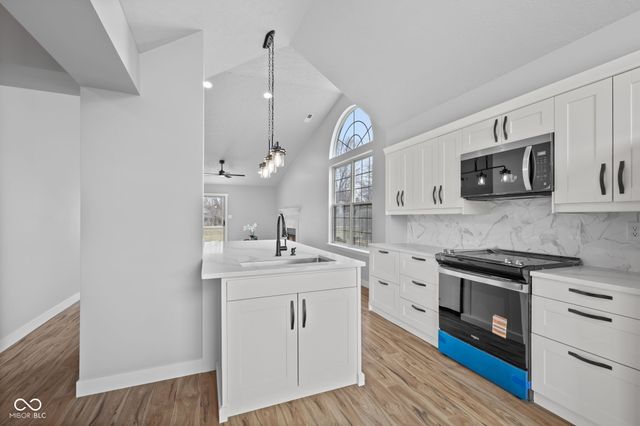 1233 Avalon Circle, Greenwood, IN 46142