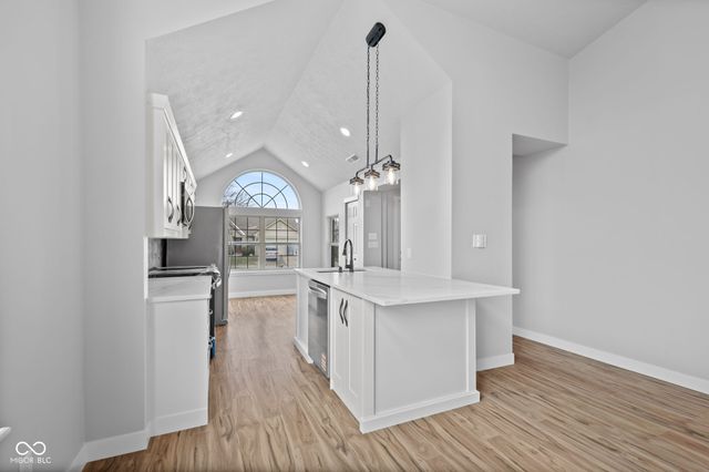 1233 Avalon Circle, Greenwood, IN 46142