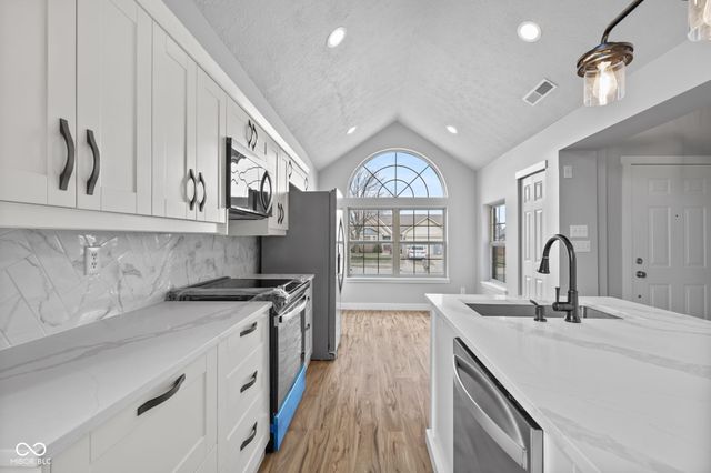 1233 Avalon Circle, Greenwood, IN 46142