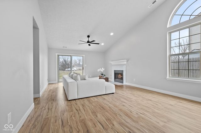 1233 Avalon Circle, Greenwood, IN 46142