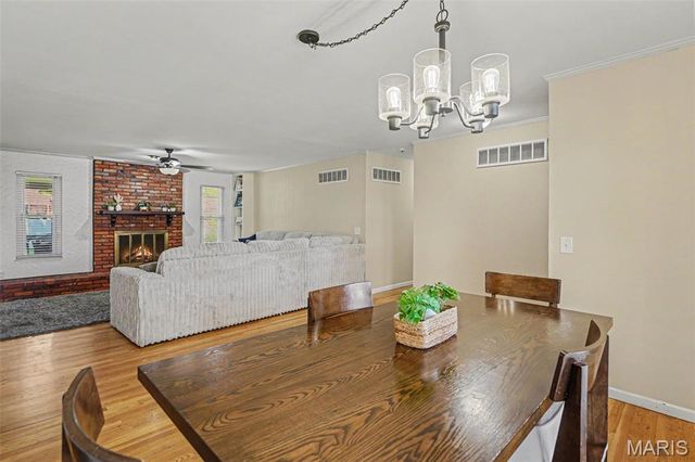 2765 Cathedral Drive, St Louis, MO 63129