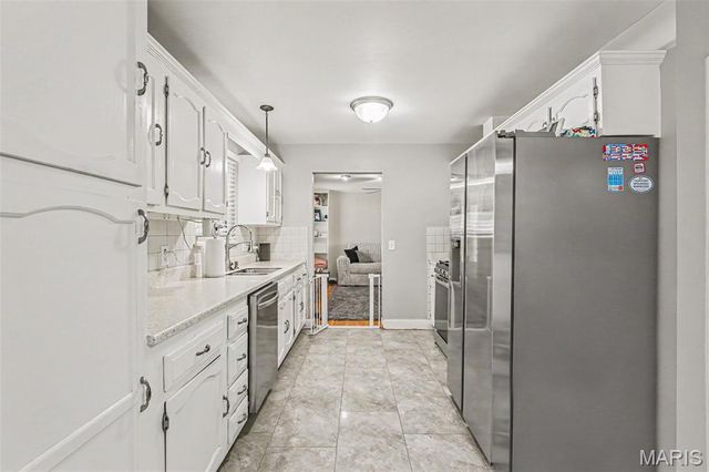 2765 Cathedral Drive, St Louis, MO 63129