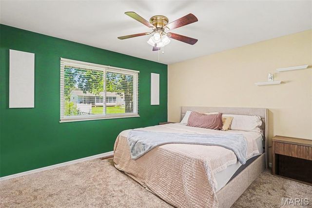 2765 Cathedral Drive, St Louis, MO 63129