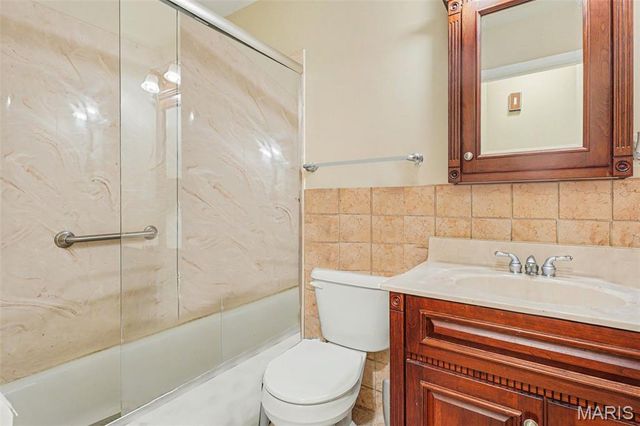 2765 Cathedral Drive, St Louis, MO 63129