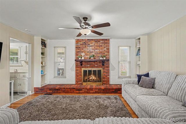 2765 Cathedral Drive, St Louis, MO 63129