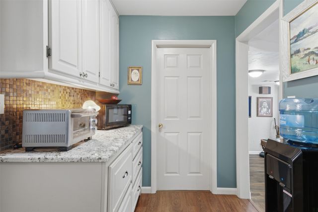 735 W Holiday Lane, Claremore, OK 74017