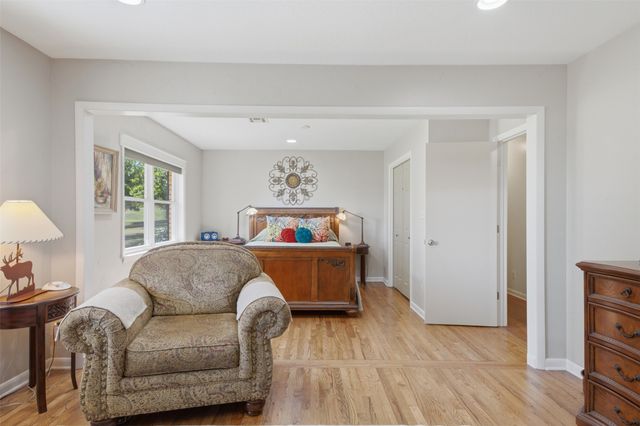 735 W Holiday Lane, Claremore, OK 74017