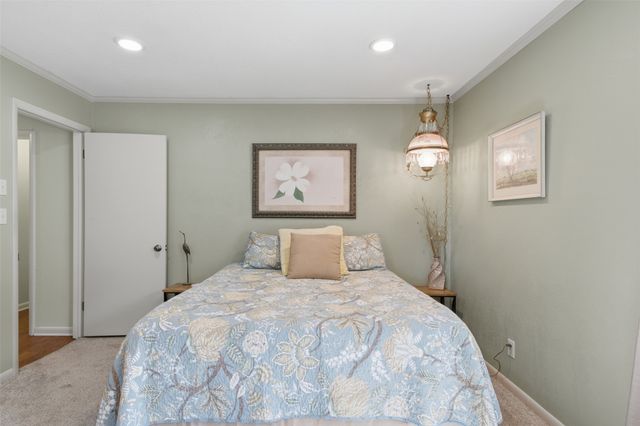 735 W Holiday Lane, Claremore, OK 74017