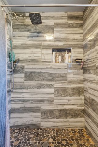 735 W Holiday Lane, Claremore, OK 74017