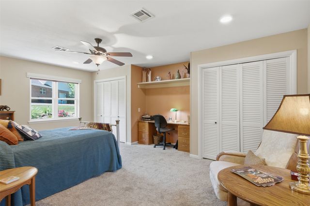 735 W Holiday Lane, Claremore, OK 74017