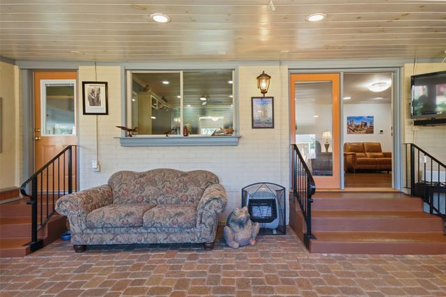 735 W Holiday Lane, Claremore, OK 74017