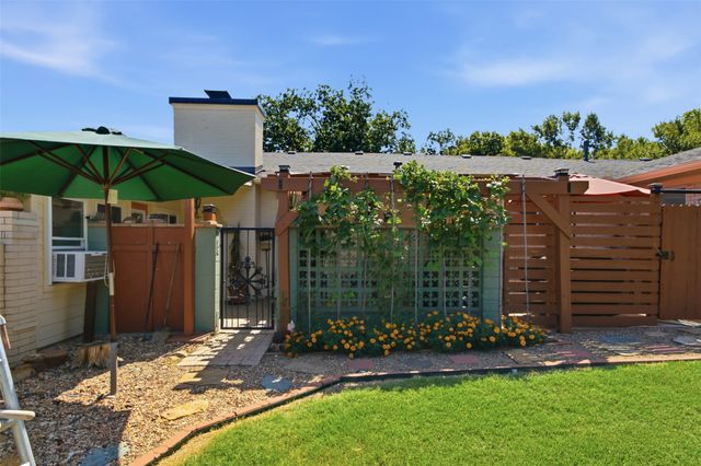735 W Holiday Lane, Claremore, OK 74017
