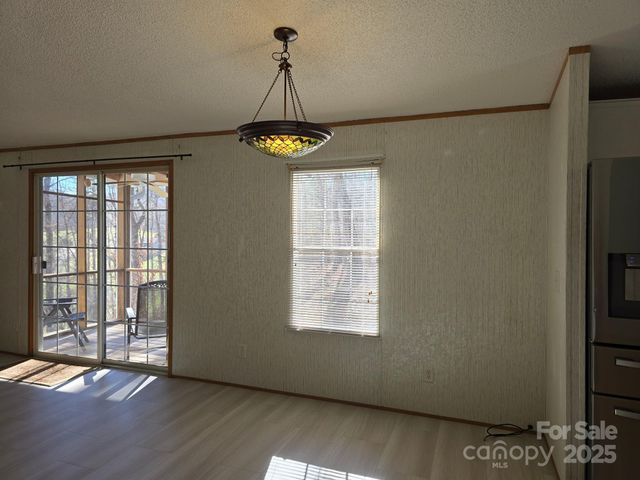 129 Oak Trails Pass, Leicester, NC 28748