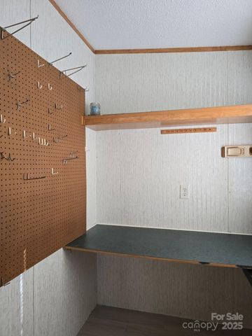 129 Oak Trails Pass, Leicester, NC 28748