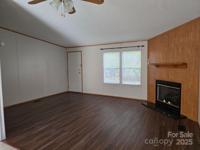 129 Oak Trails Pass, Leicester, NC 28748