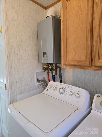 129 Oak Trails Pass, Leicester, NC 28748