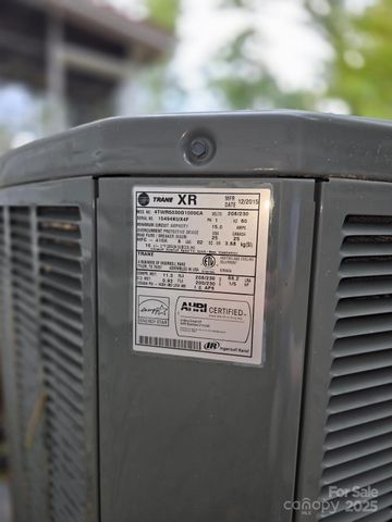 129 Oak Trails Pass, Leicester, NC 28748