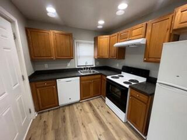 108 Dunlap Street, Lansing, MI 48910