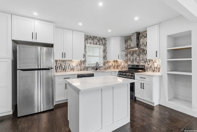 551 RADIANCE AVE, San Antonio, TX 78218
