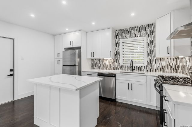 551 RADIANCE AVE, San Antonio, TX 78218