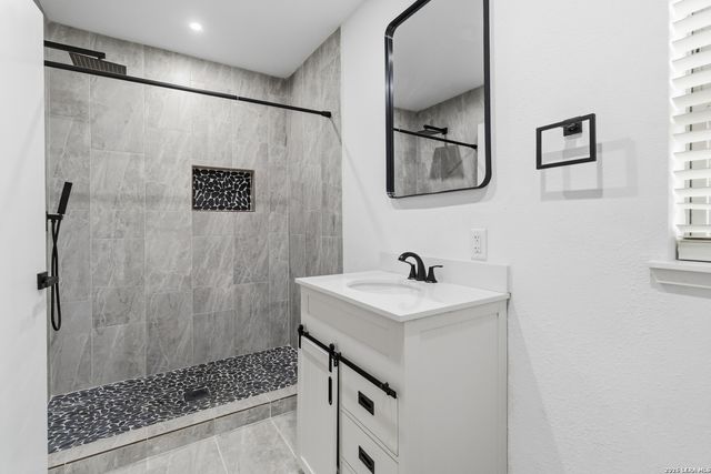 551 RADIANCE AVE, San Antonio, TX 78218