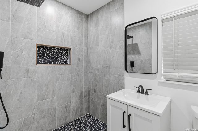 551 RADIANCE AVE, San Antonio, TX 78218