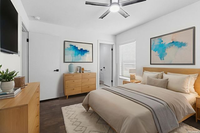 551 RADIANCE AVE, San Antonio, TX 78218