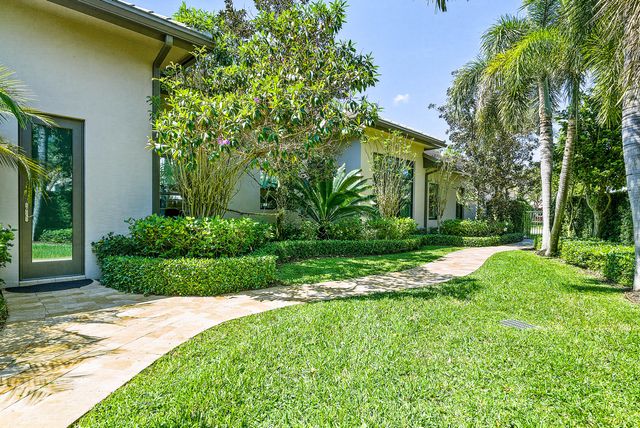16882 Crown Bridge Drive, Delray Beach, FL 33446