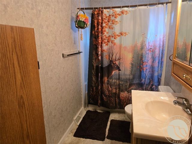 306 S Monroe Street, Baker, MT 59313