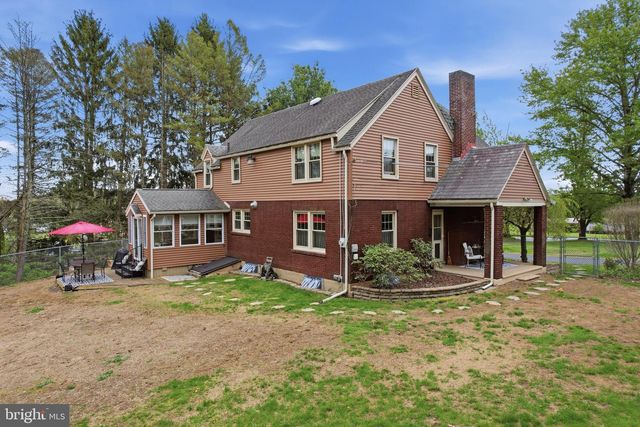 9915 INTERCHANGE RD, Lehighton, PA 18235