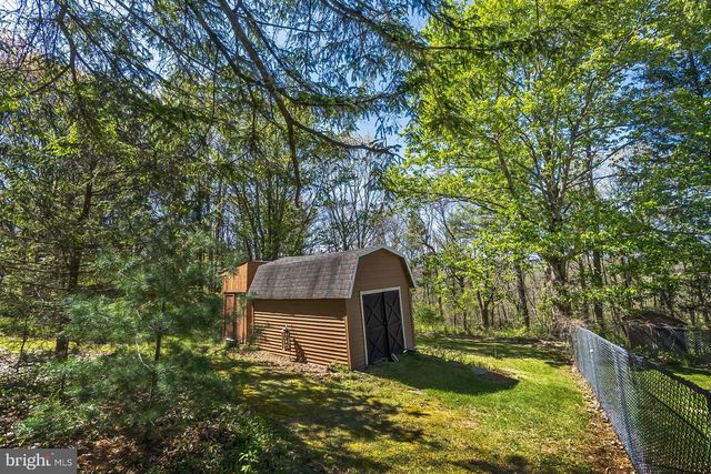 9915 INTERCHANGE RD, Lehighton, PA 18235